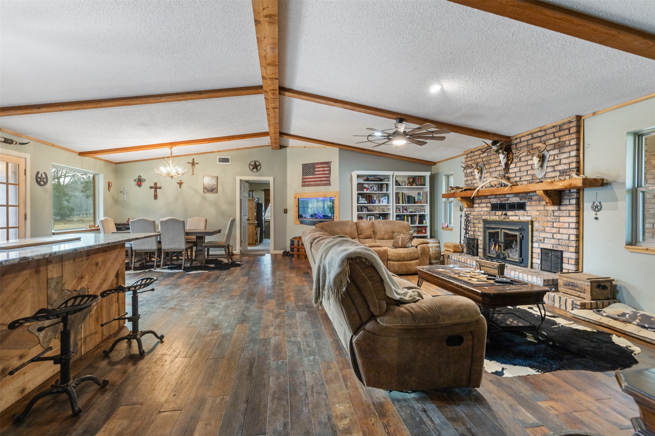 7766 N State Highway 78 Ravenna TX 75476