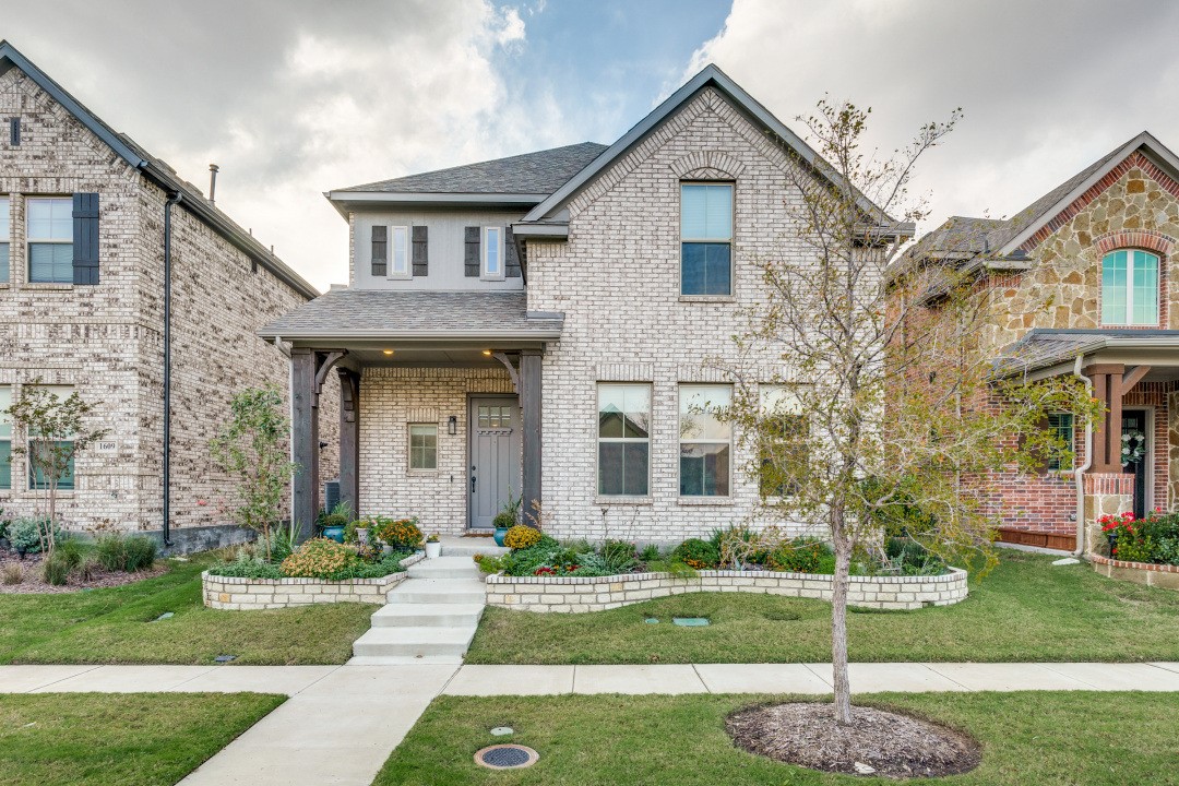 1613 Goodfield Lane Garland TX 75042