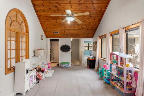 1805 E Lake Drive Gladewater TX 75647