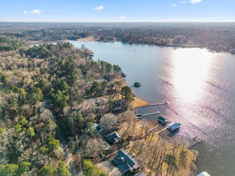 1805 E Lake Drive Gladewater TX 75647