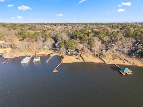 1805 E Lake Drive Gladewater TX 75647