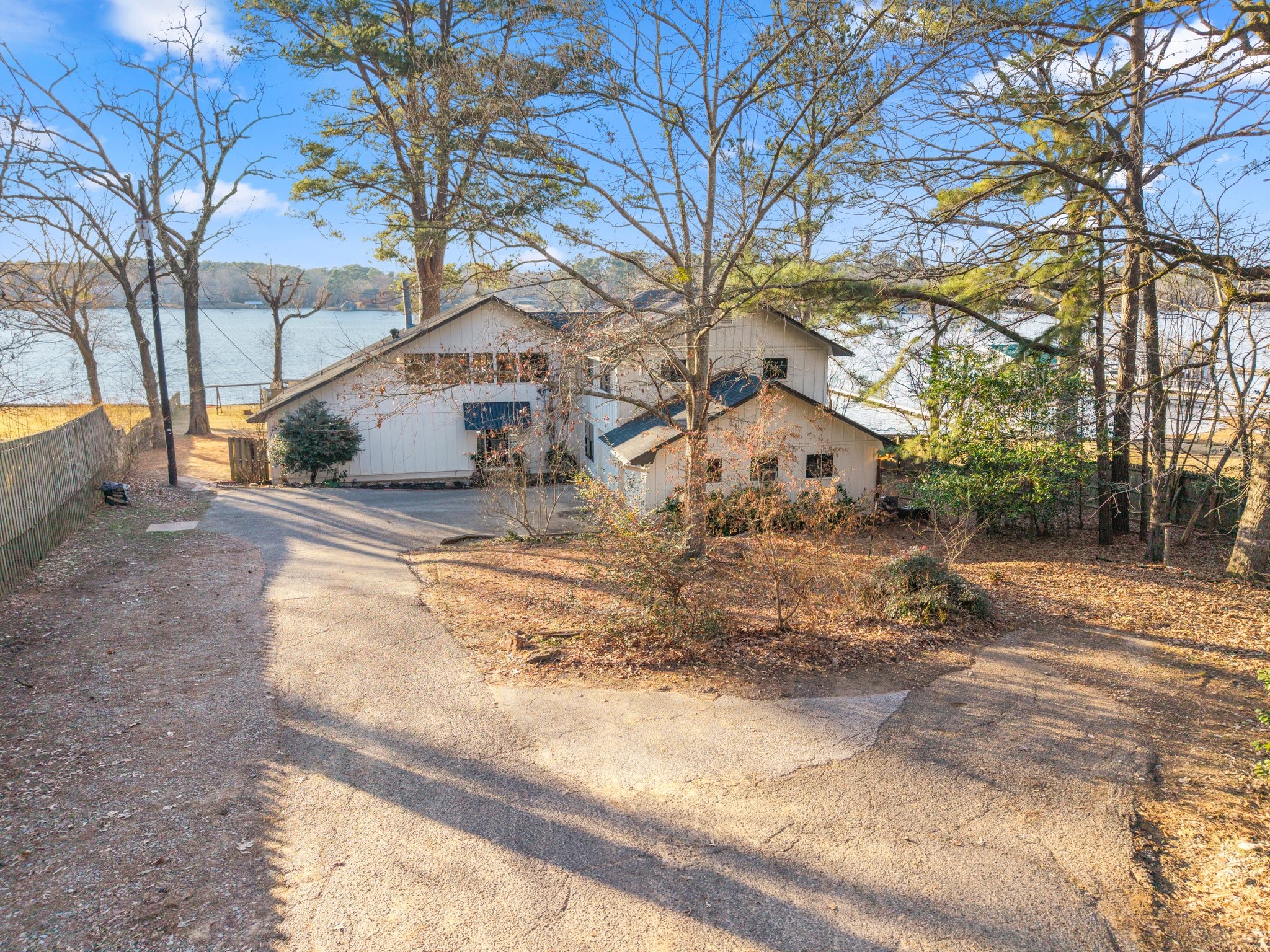 1805 E Lake Drive Gladewater TX 75647
