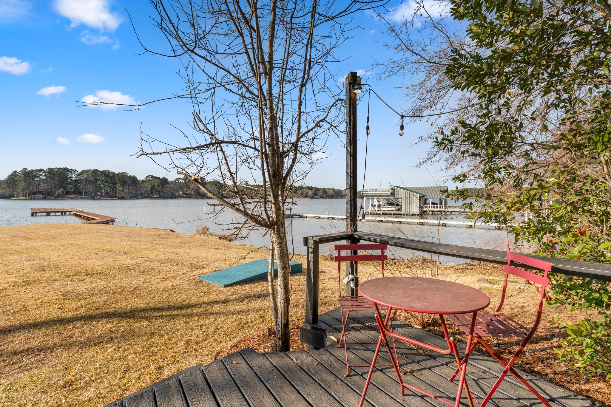1805 E Lake Drive Gladewater TX 75647