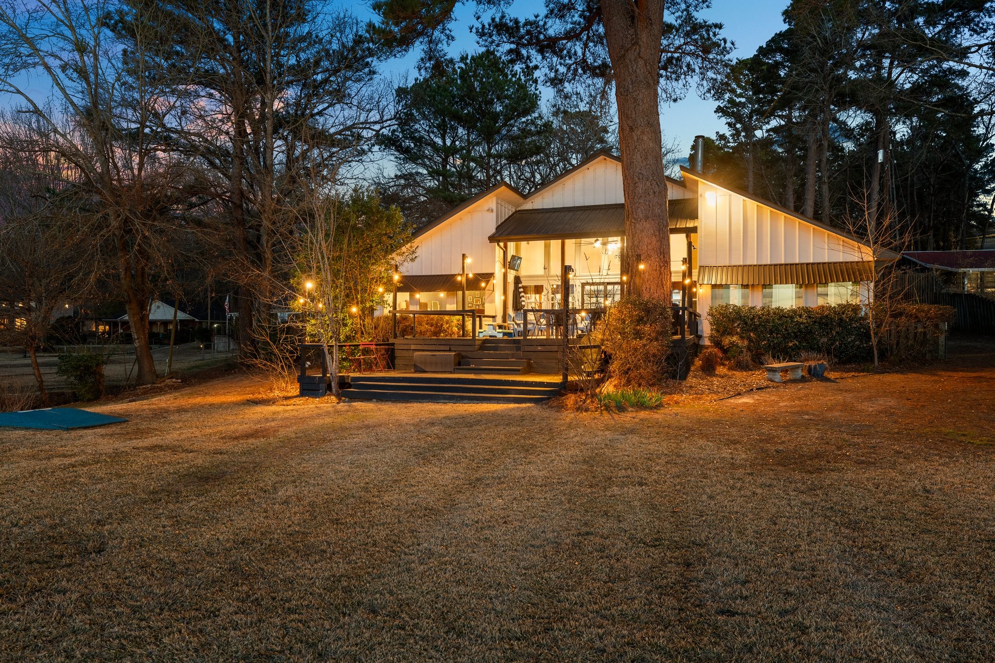 1805 E Lake Drive Gladewater TX 75647