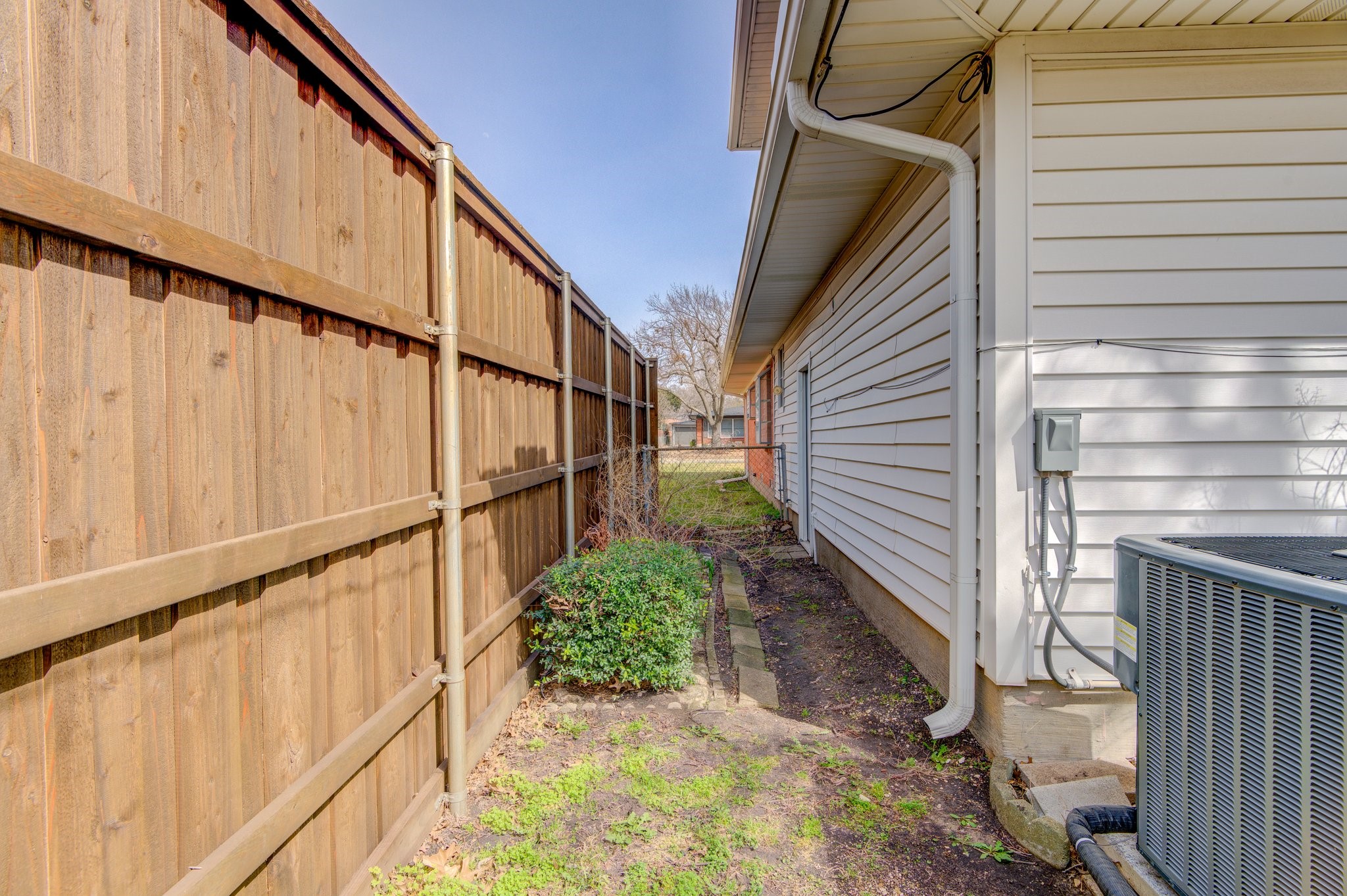 9203 Lindaro Lane Dallas TX 75228