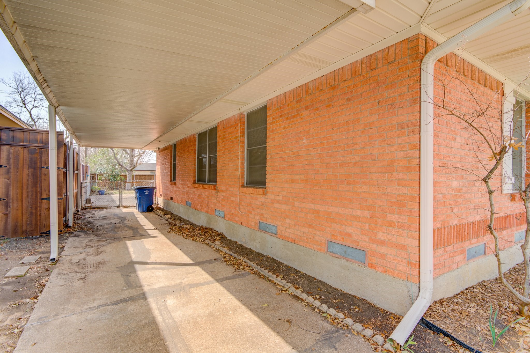 9203 Lindaro Lane Dallas TX 75228
