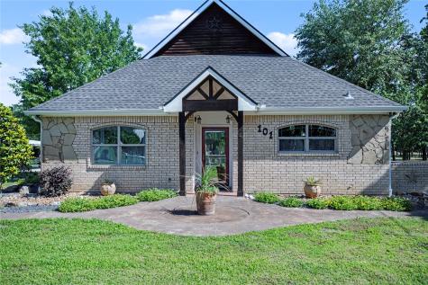 101 Friendship Circle West Tawakoni TX 75474