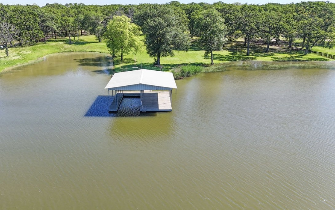 9501 Oakwood Road Quinlan TX 75474