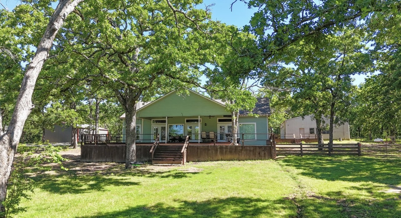 9501 Oakwood Road Quinlan TX 75474
