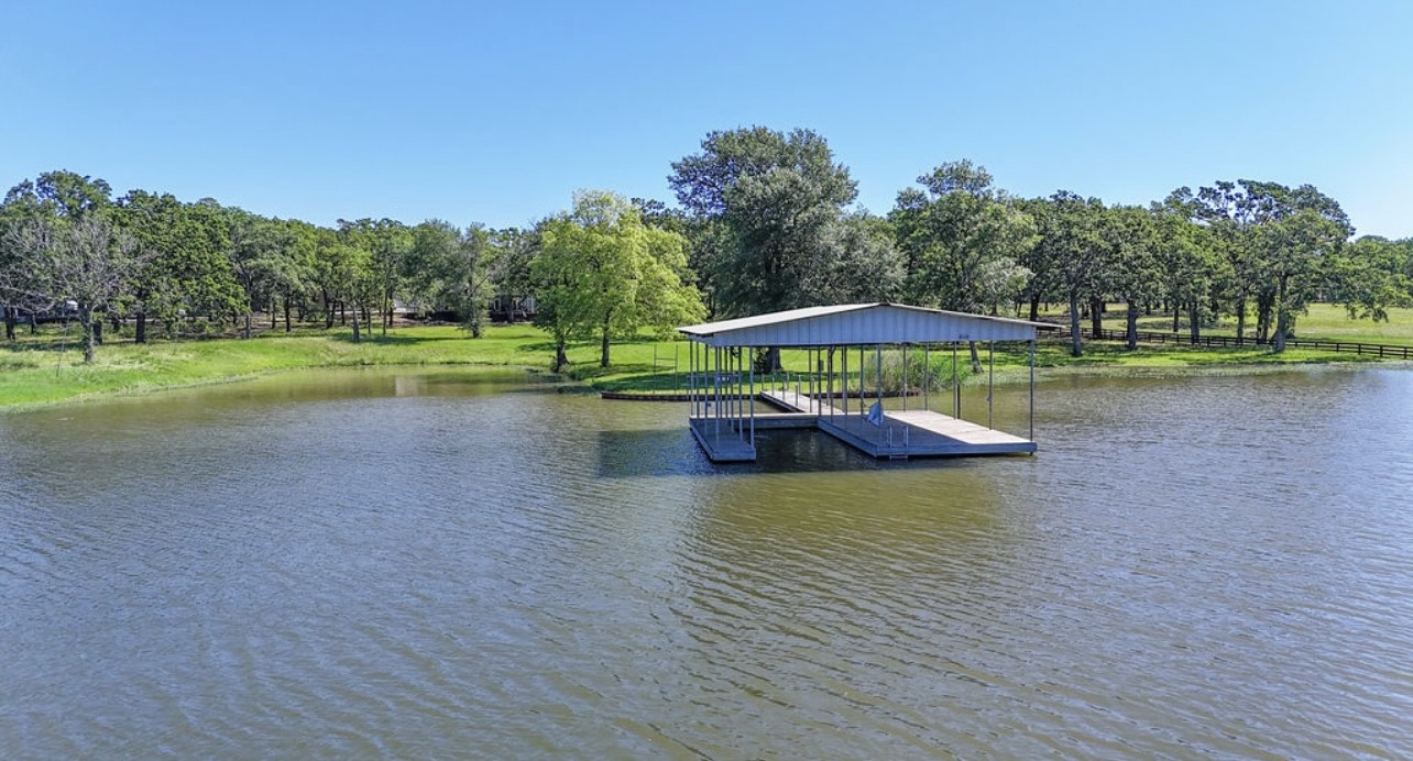 9501 Oakwood Road Quinlan TX 75474