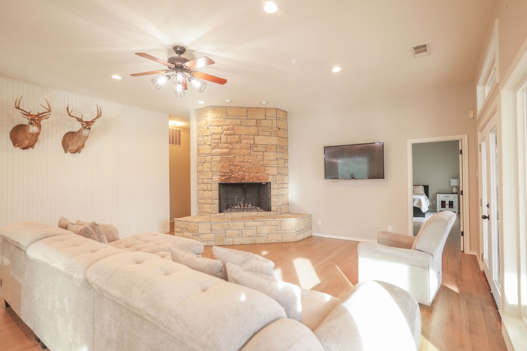 9501 Oakwood Road Quinlan TX 75474