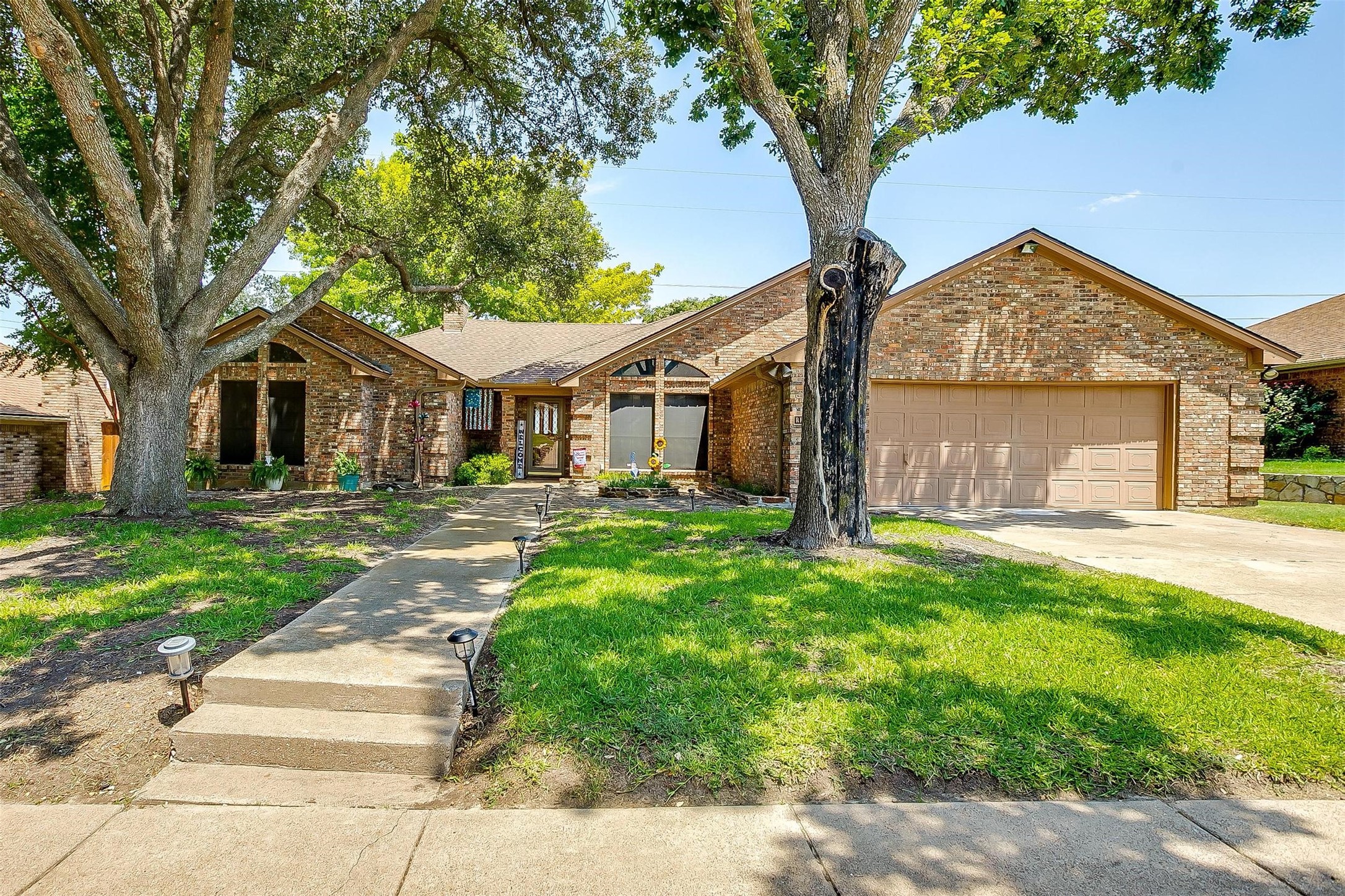 10152 Wandering Way Street Benbrook TX 76126