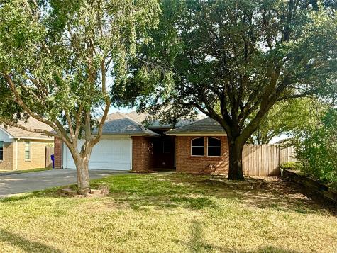 210 W 4th Street Kennedale TX 76060