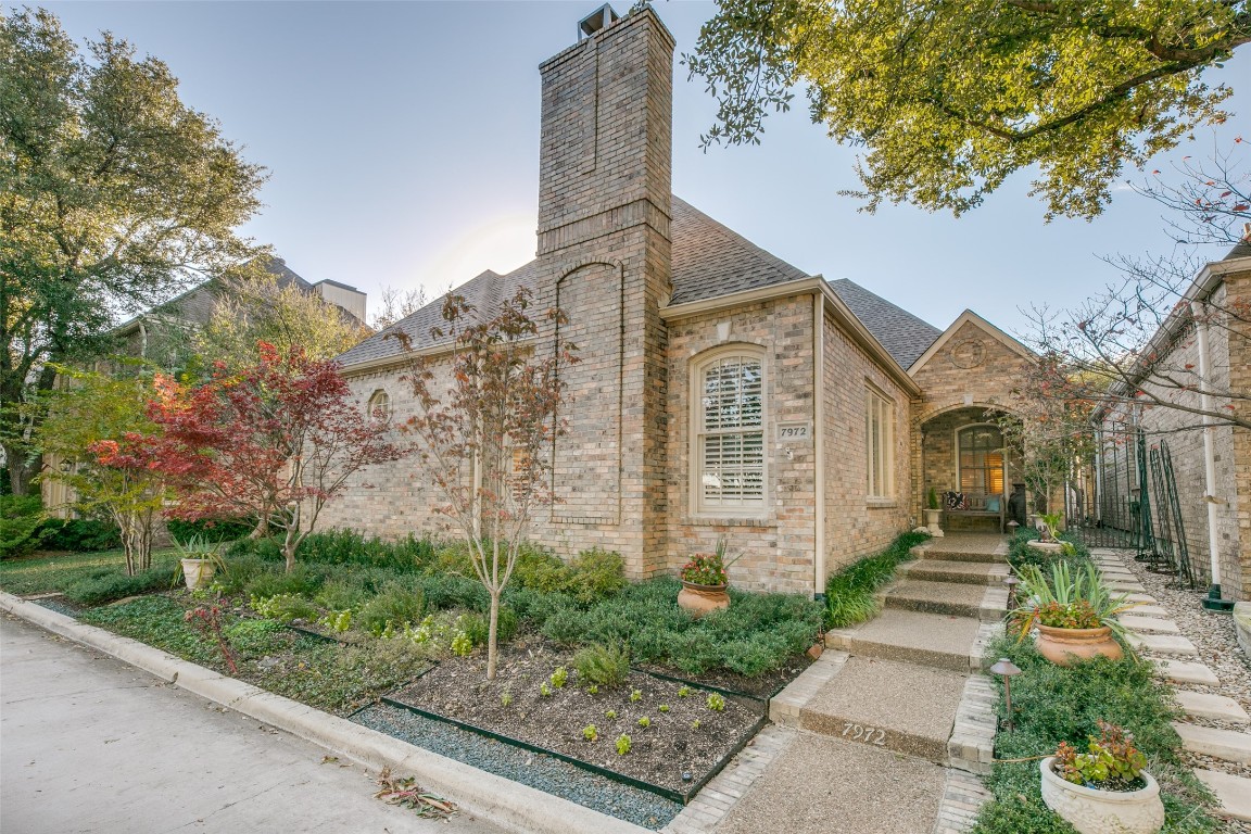 7972 Caruth Court Dallas TX 75225