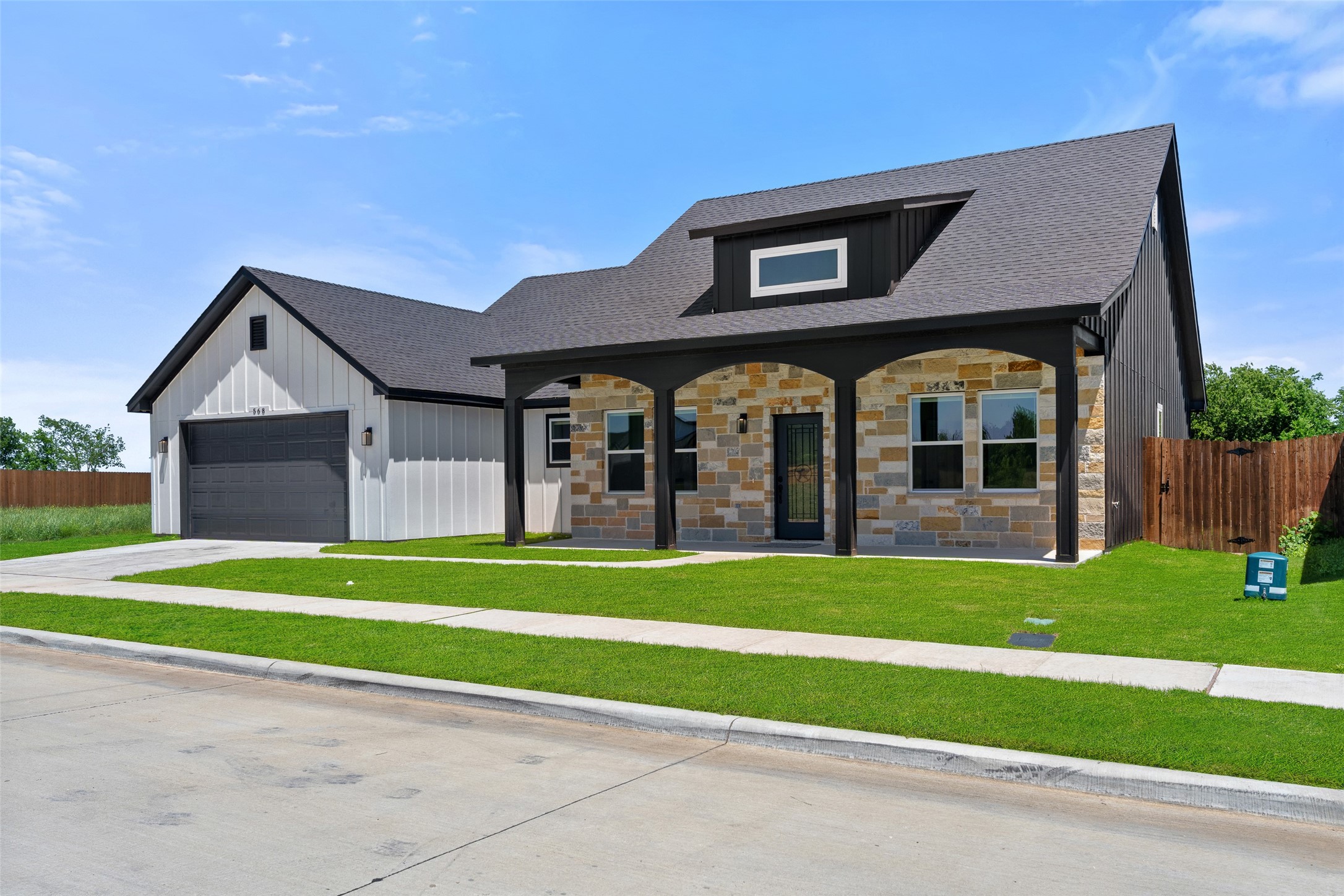 568 Highview Court Godley TX 76134