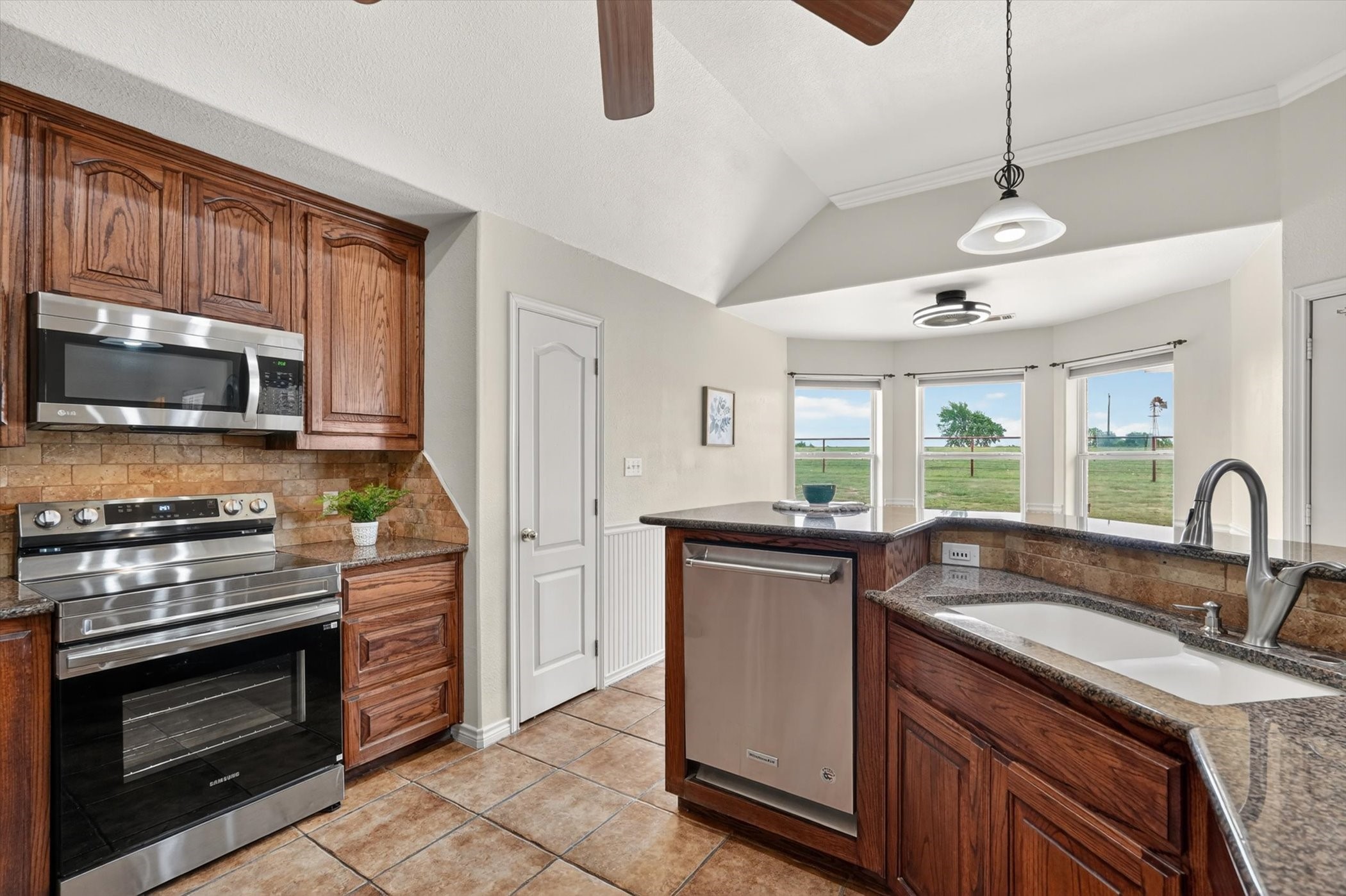 2828 Bennett Road Howe TX 75459