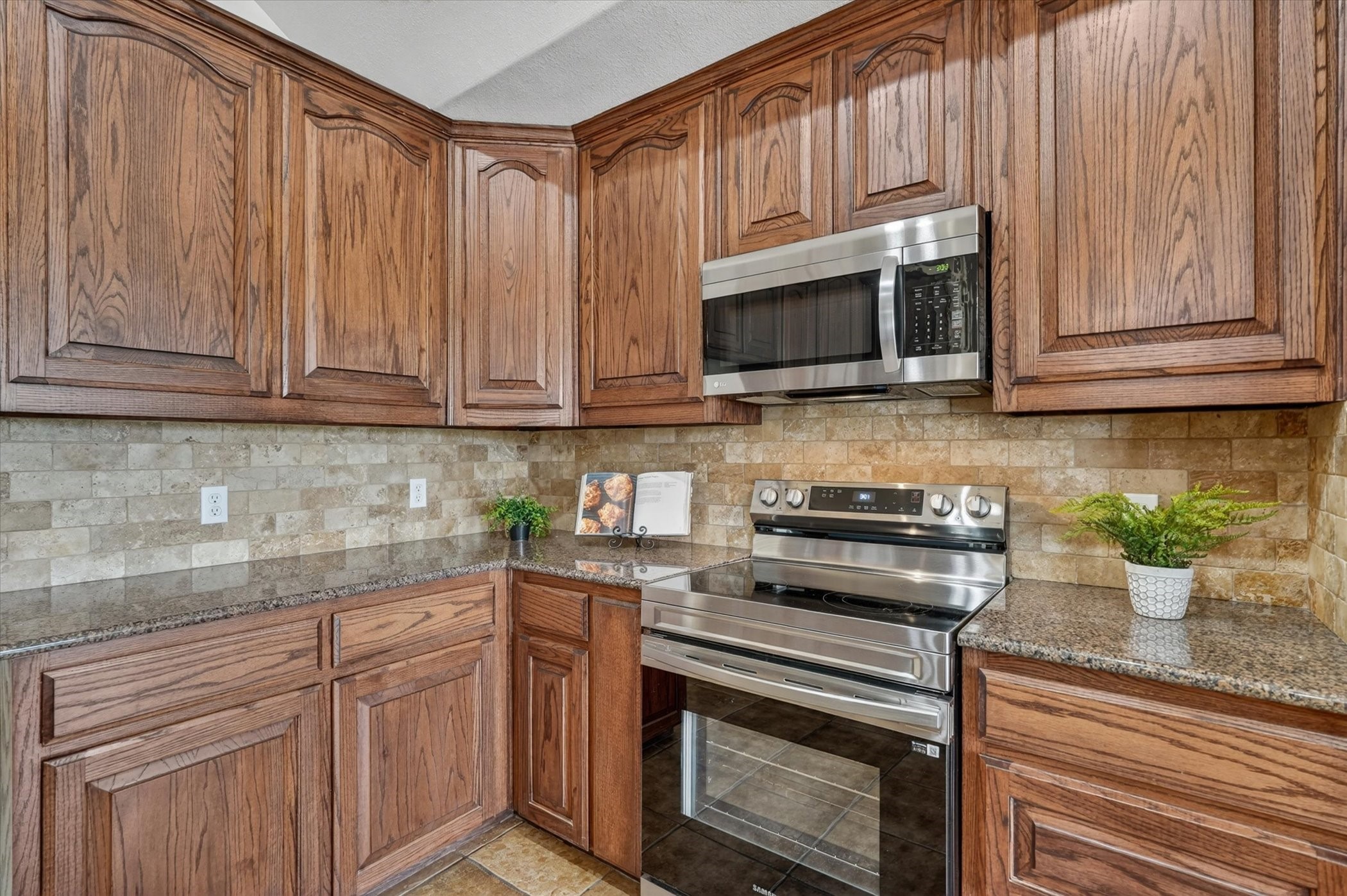 2828 Bennett Road Howe TX 75459