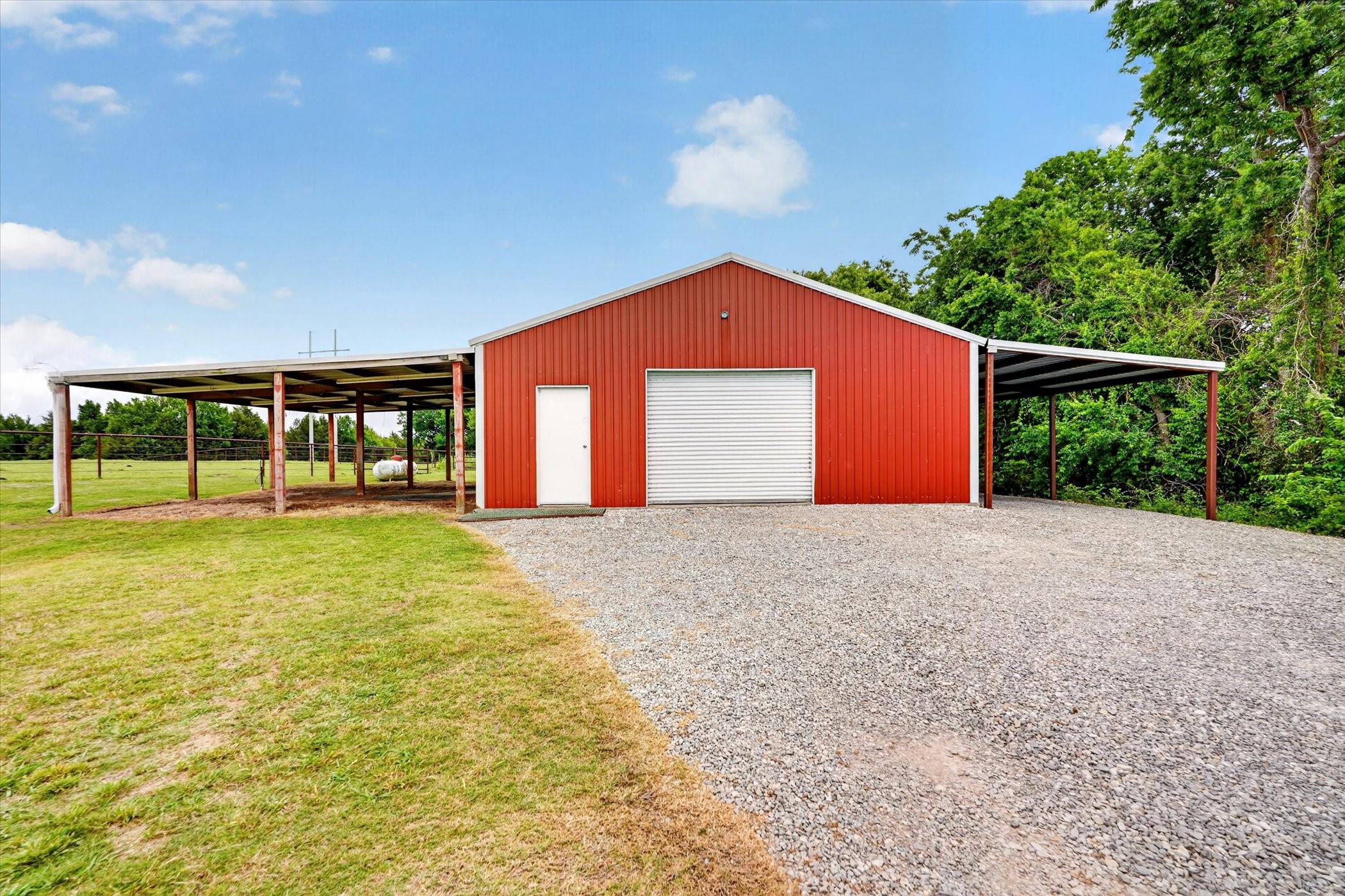 2828 Bennett Road Howe TX 75459
