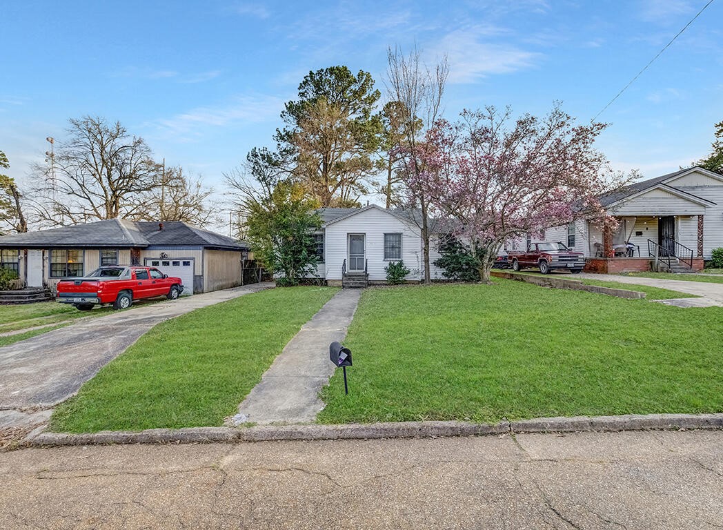 1607 W 17th Street Texarkana TX 75501