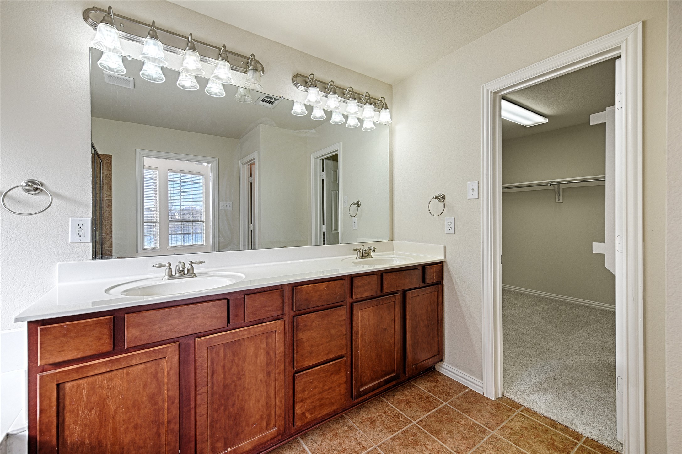2619 Cove Drive Grand Prairie TX 75054