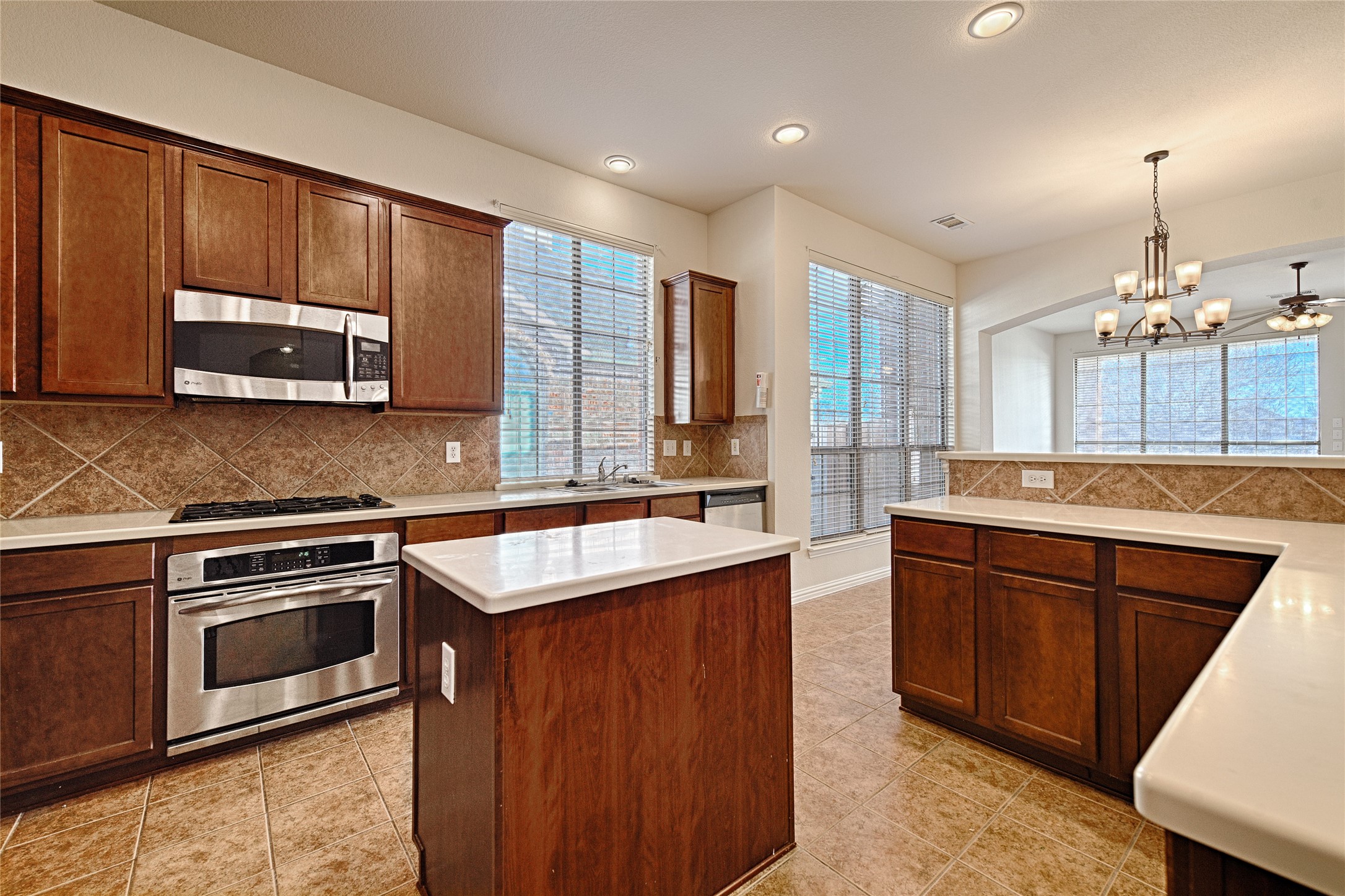 2619 Cove Drive Grand Prairie TX 75054
