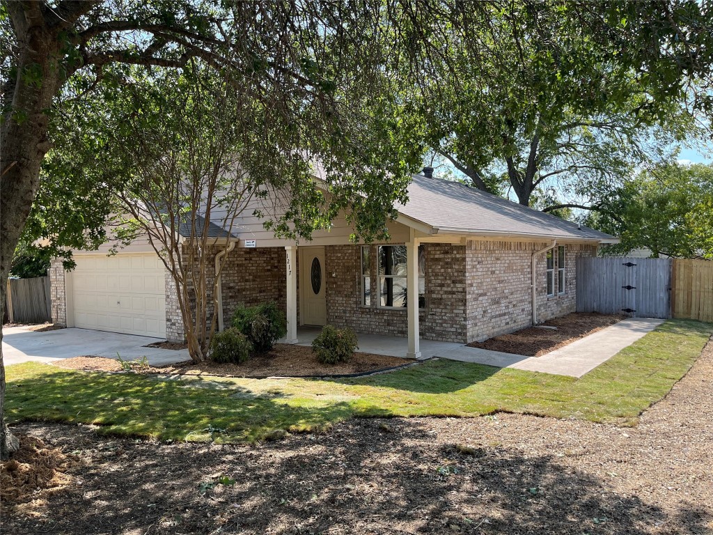 1217 N Rusk Street Weatherford TX 76086
