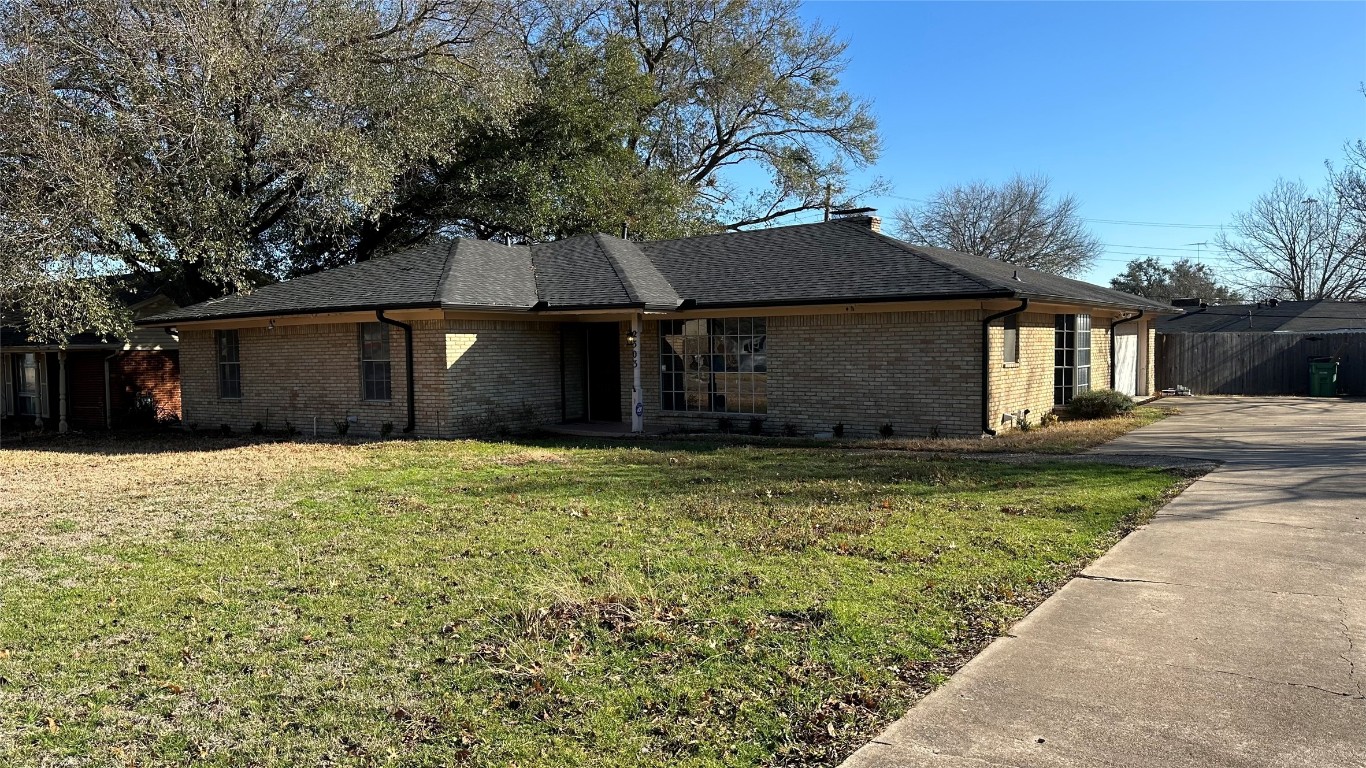 2303 Lange Street Greenville TX 75402