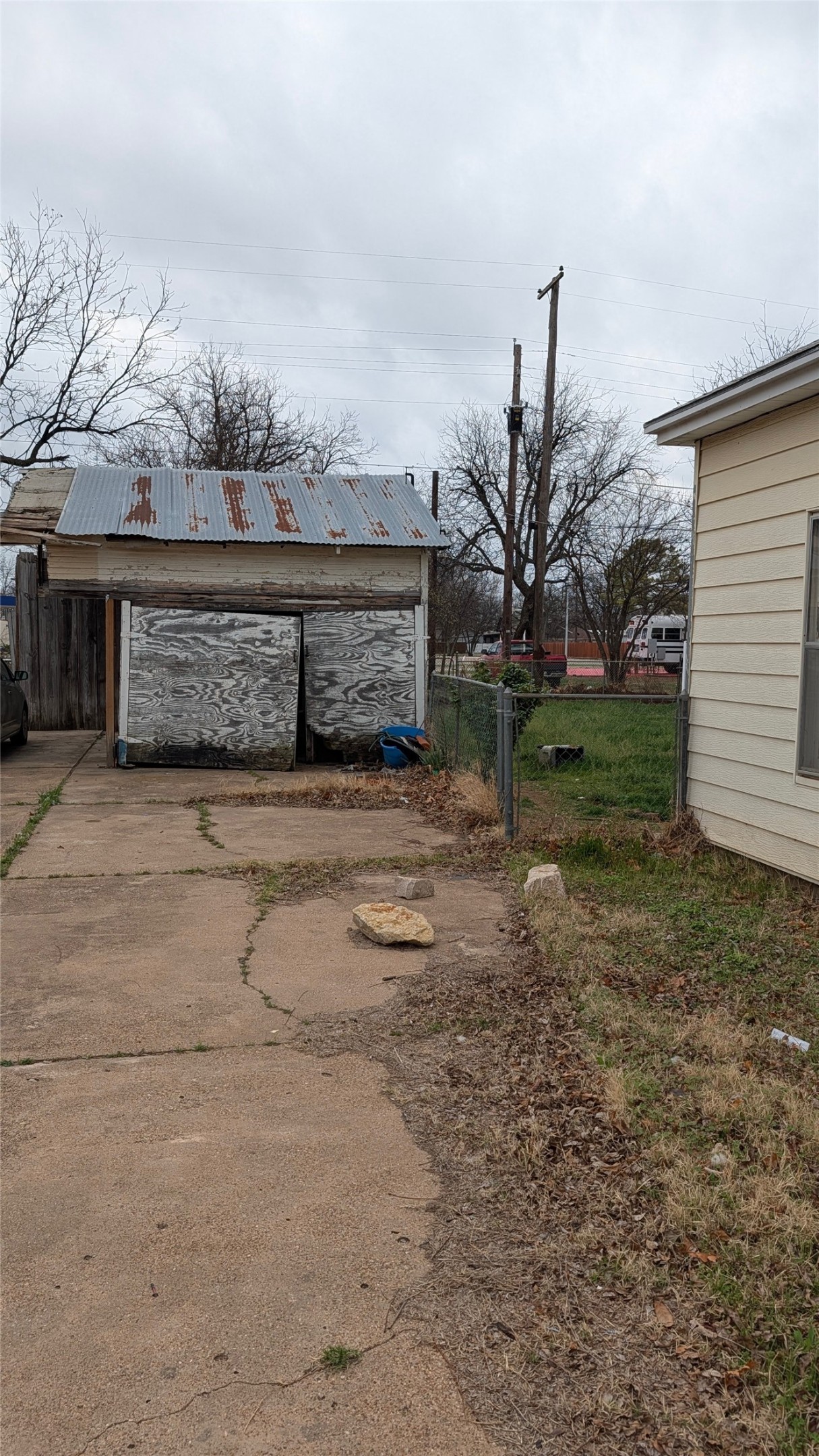 405 W Elm Street Olney TX 76374