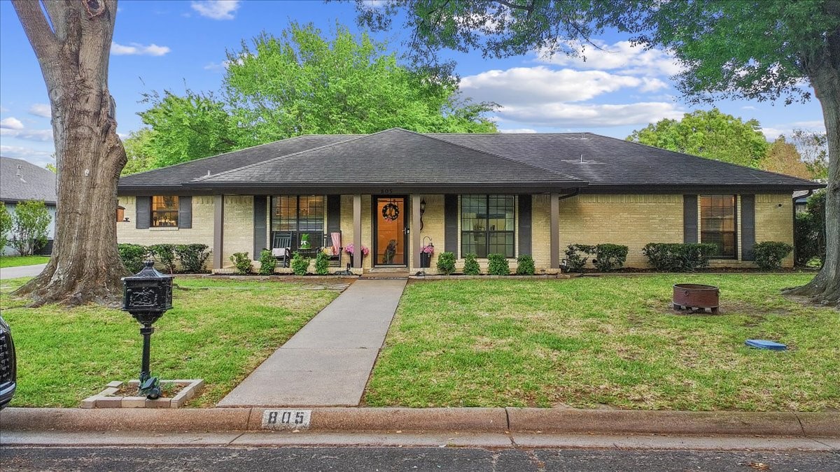 805 Imperial Lane Corsicana TX 75110