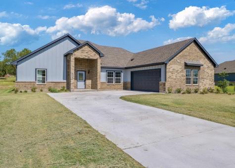 1013 Don Eve Court Azle TX 76020