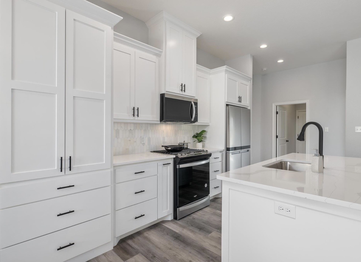 1013 Don Eve Court Azle TX 76020