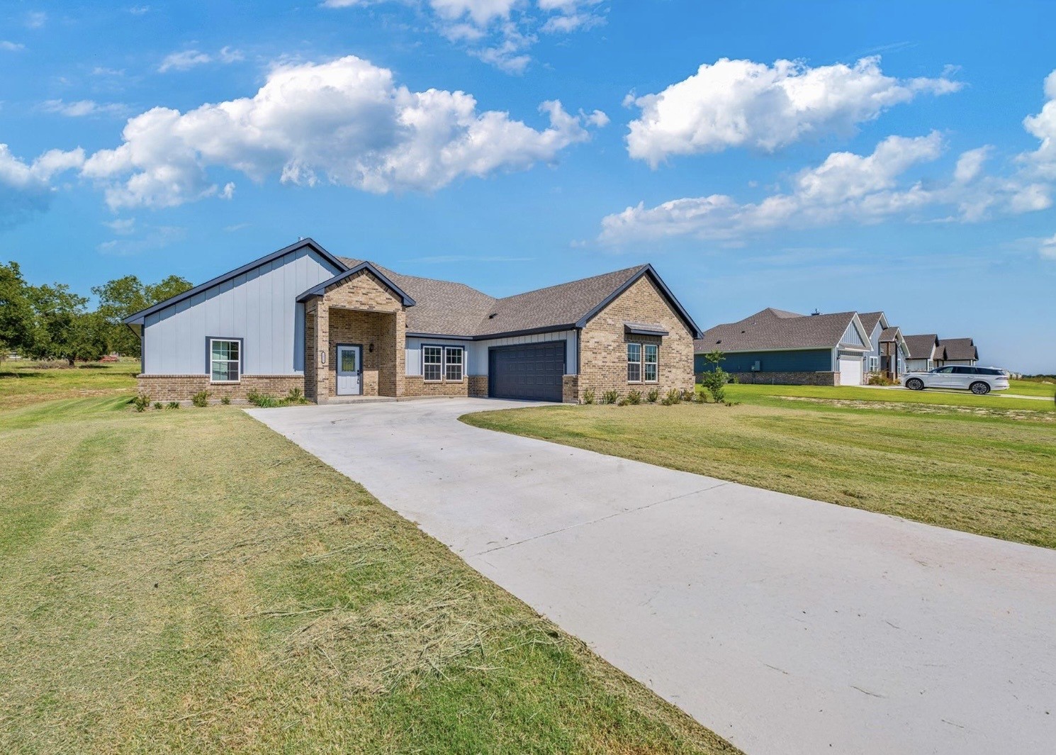1013 Don Eve Court Azle TX 76020