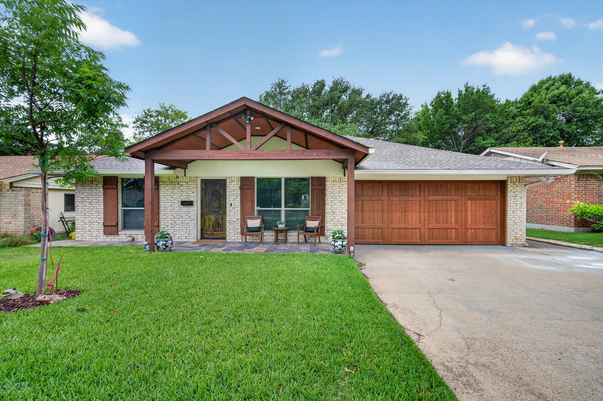 527 Falling Leaves Drive Duncanville TX 75116