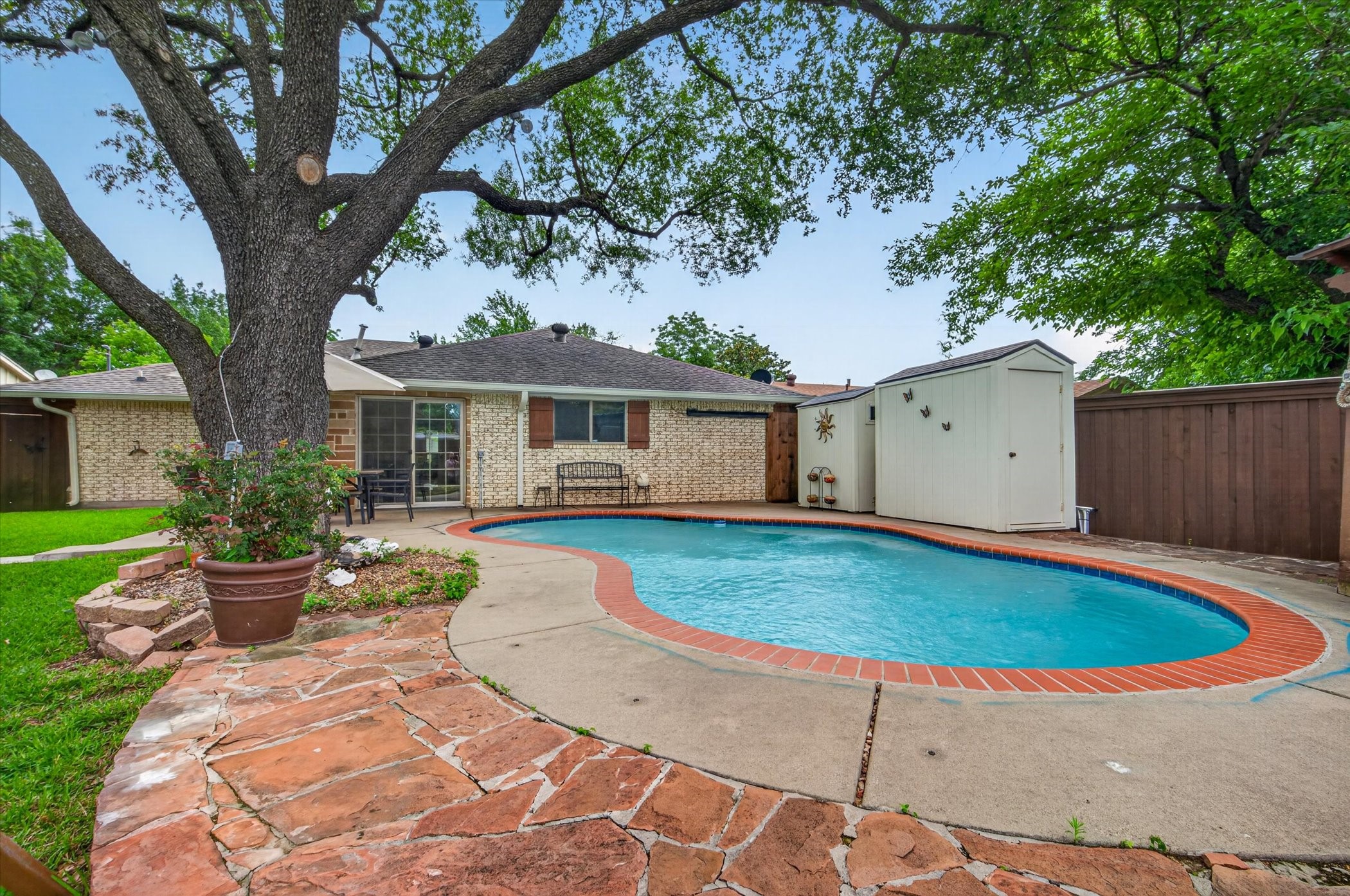527 Falling Leaves Drive Duncanville TX 75116