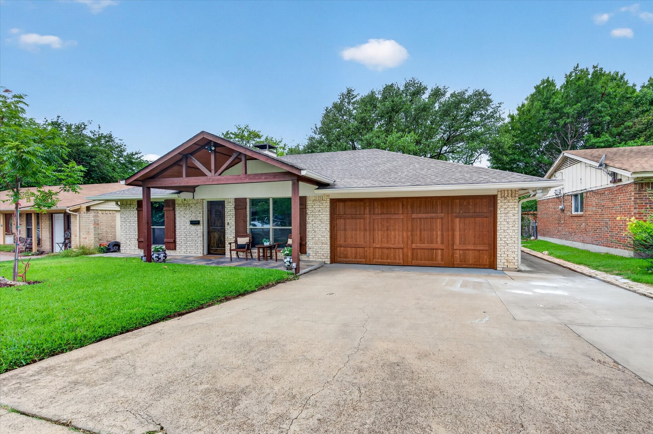 527 Falling Leaves Drive Duncanville TX 75116