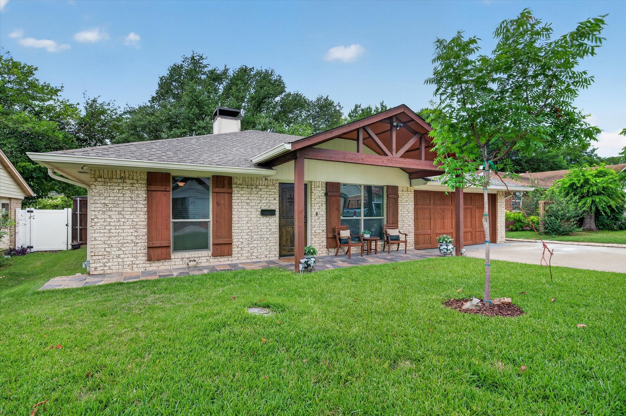 527 Falling Leaves Drive Duncanville TX 75116