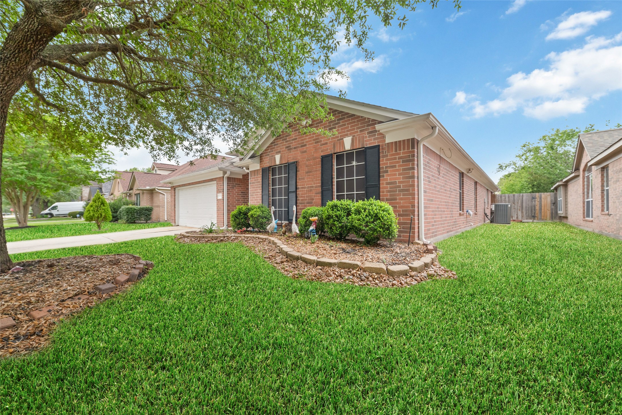 923 N Sky Drive Houston TX 77073