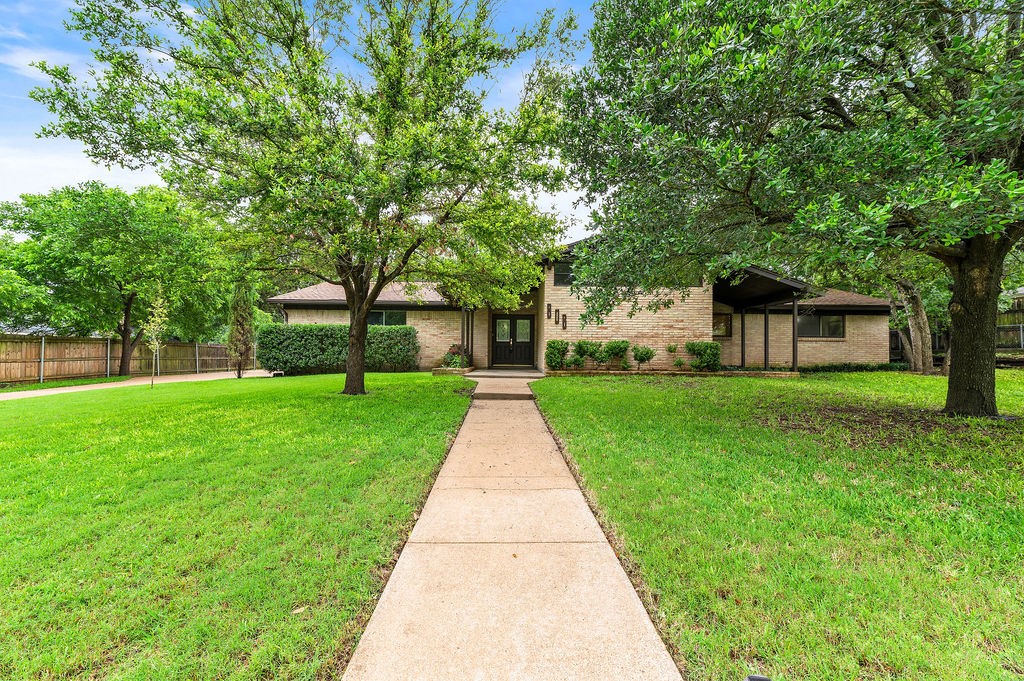 808 Falcon Drive Woodway TX 76712