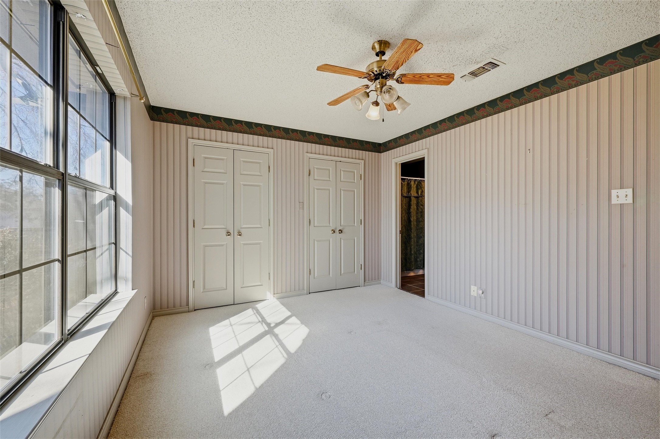 716 Kiowa Drive E Lake Kiowa TX 76240