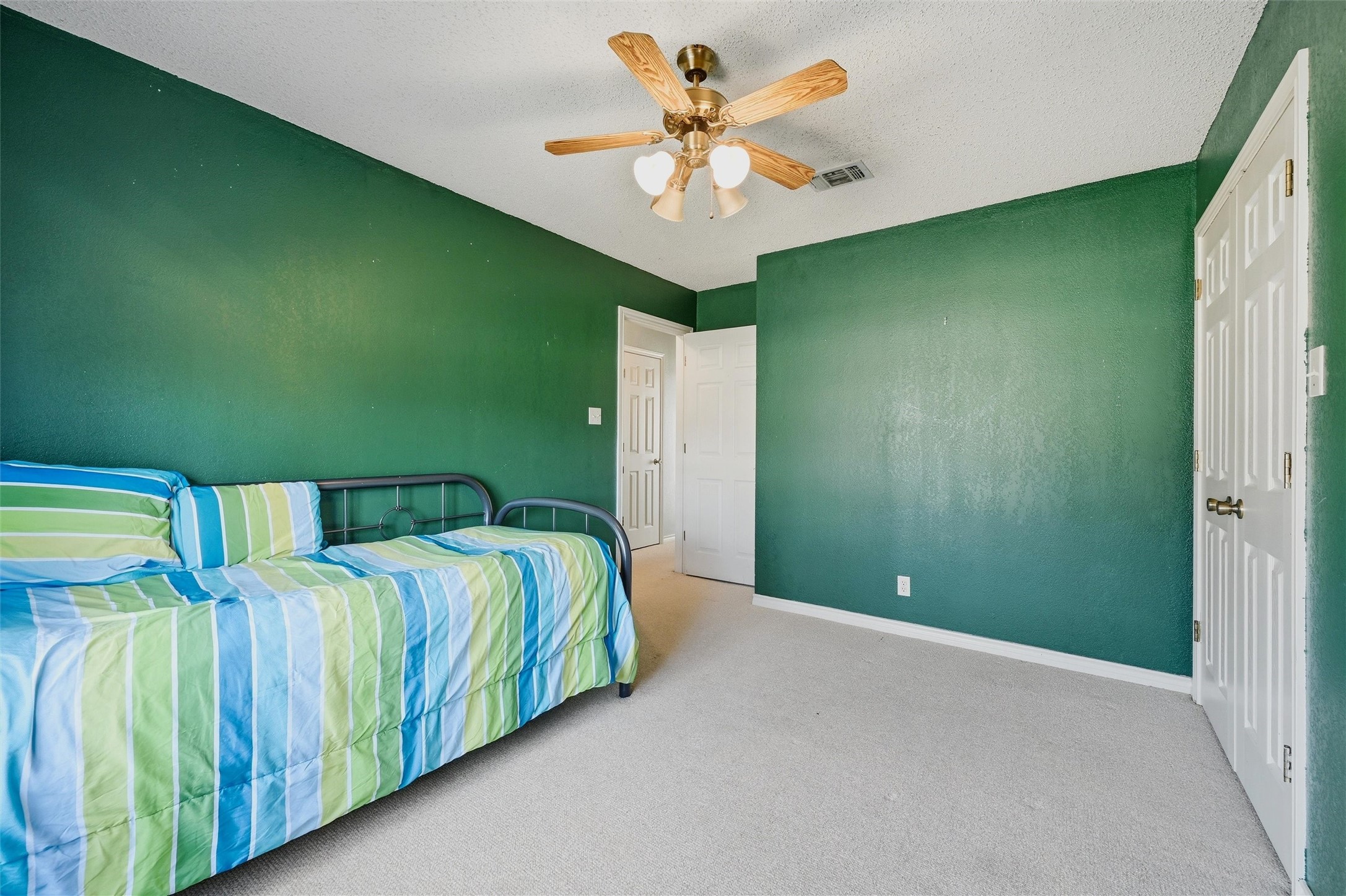 716 Kiowa Drive E Lake Kiowa TX 76240