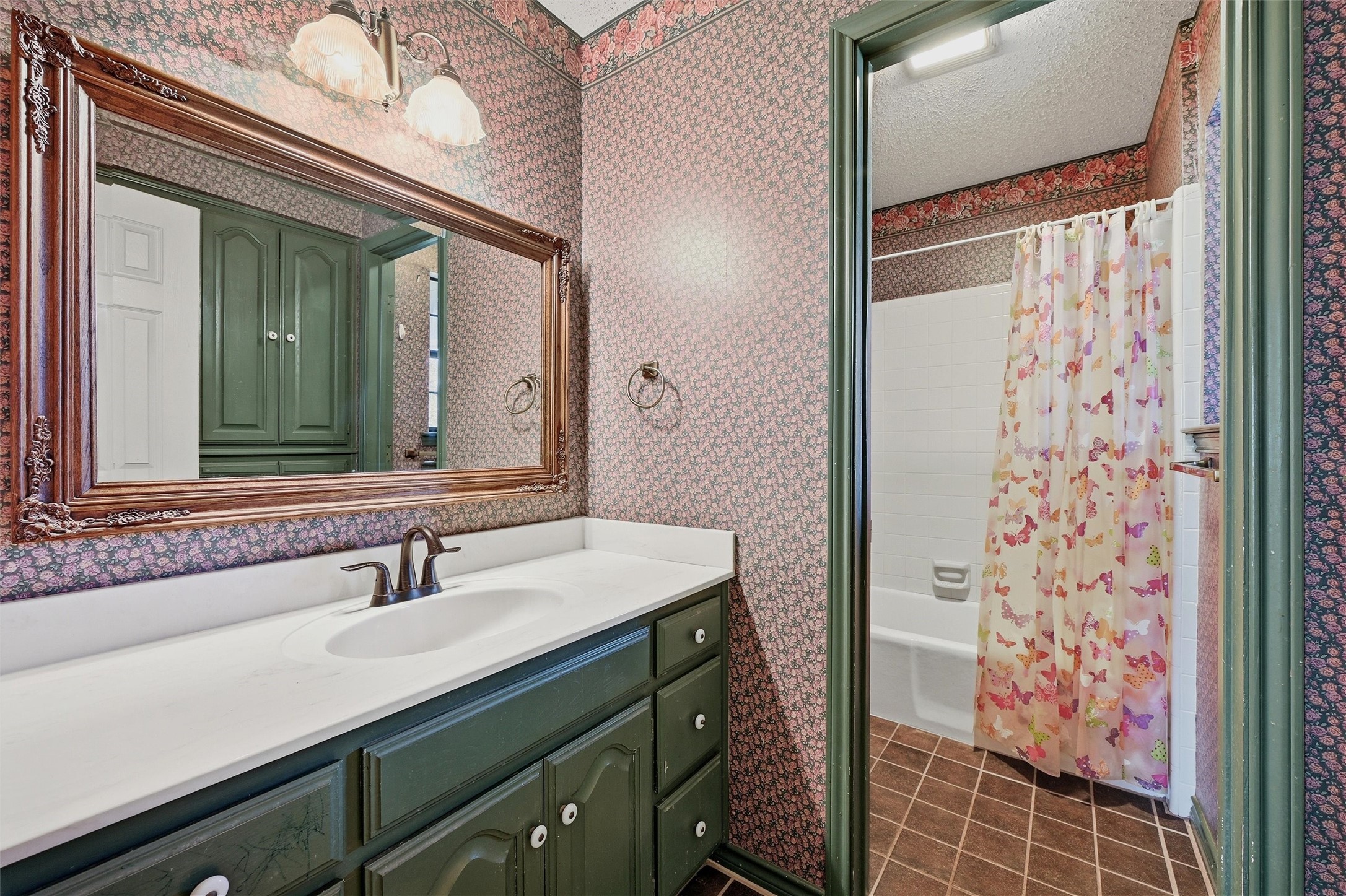 716 Kiowa Drive E Lake Kiowa TX 76240