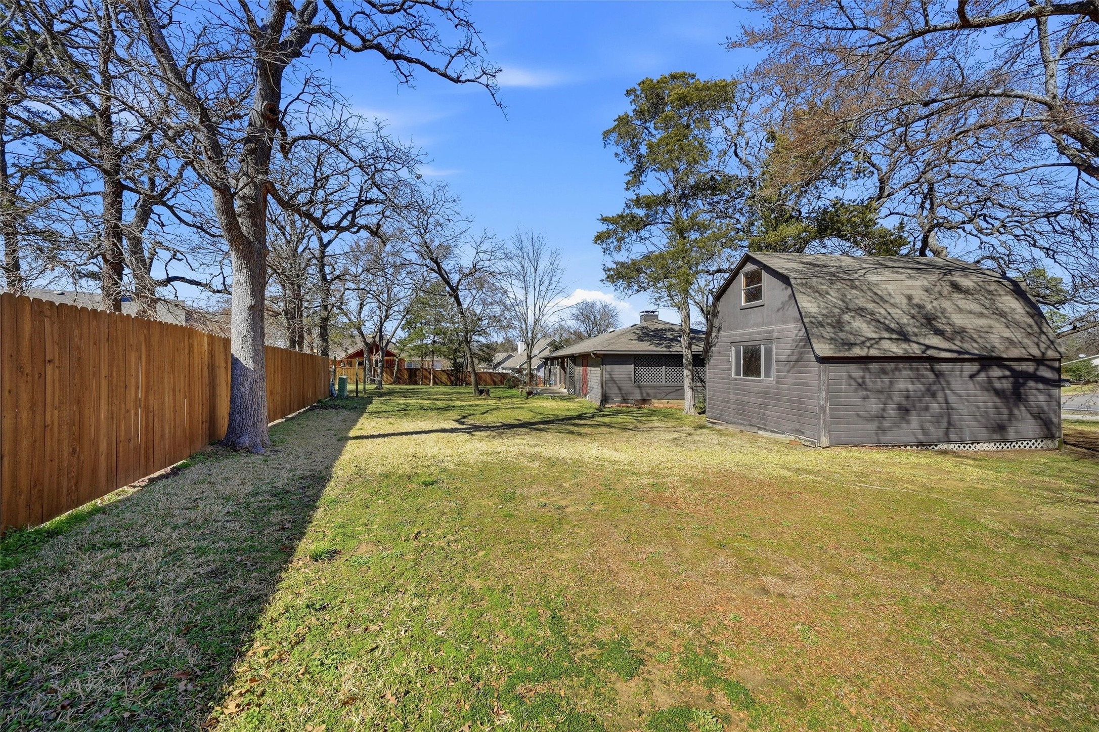 716 Kiowa Drive E Lake Kiowa TX 76240