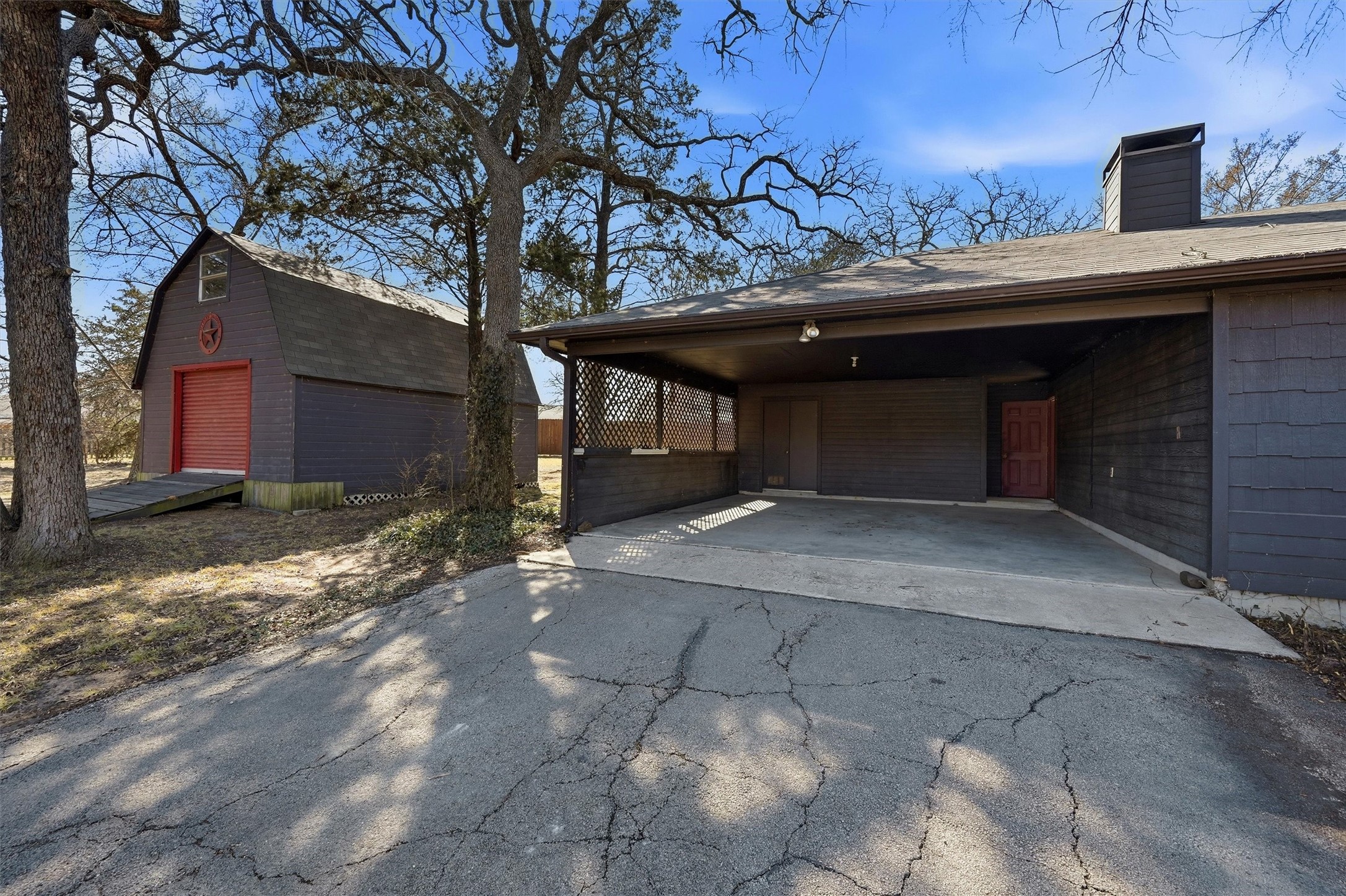 716 Kiowa Drive E Lake Kiowa TX 76240