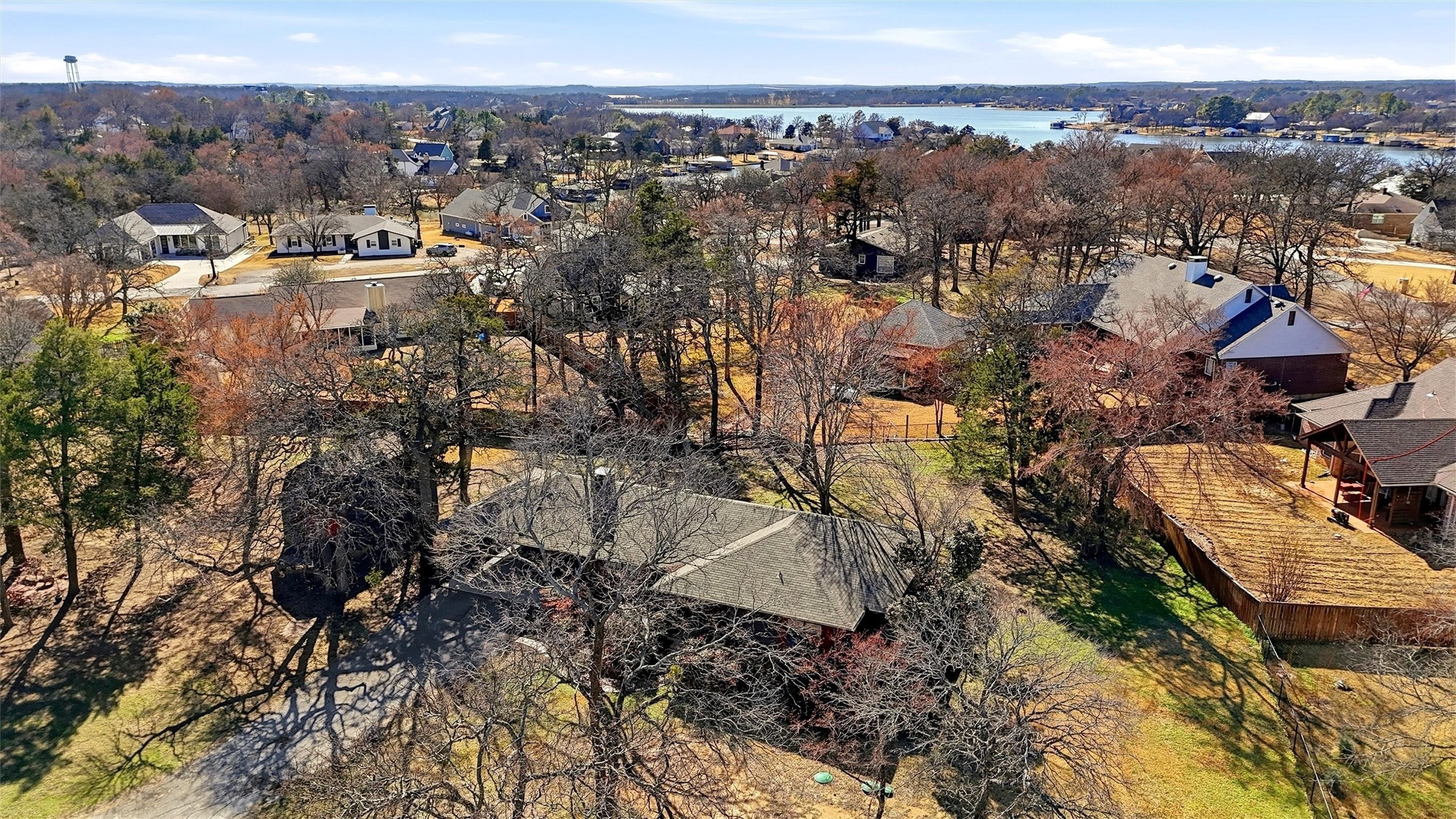 716 Kiowa Drive E Lake Kiowa TX 76240