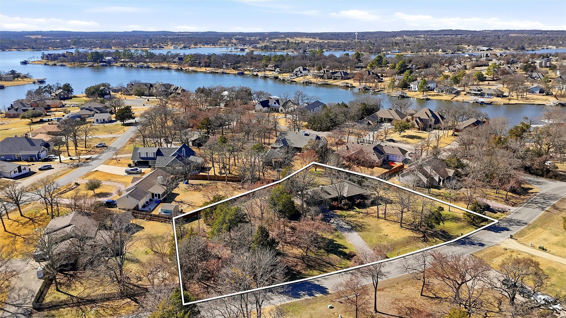 716 Kiowa Drive E Lake Kiowa TX 76240