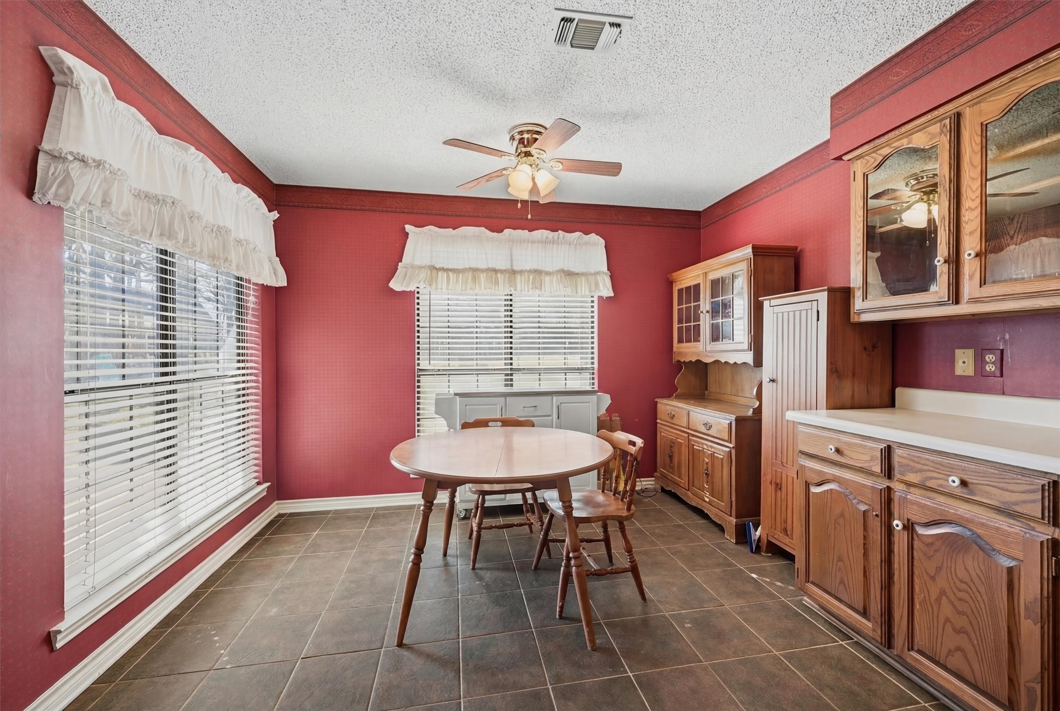 716 Kiowa Drive E Lake Kiowa TX 76240