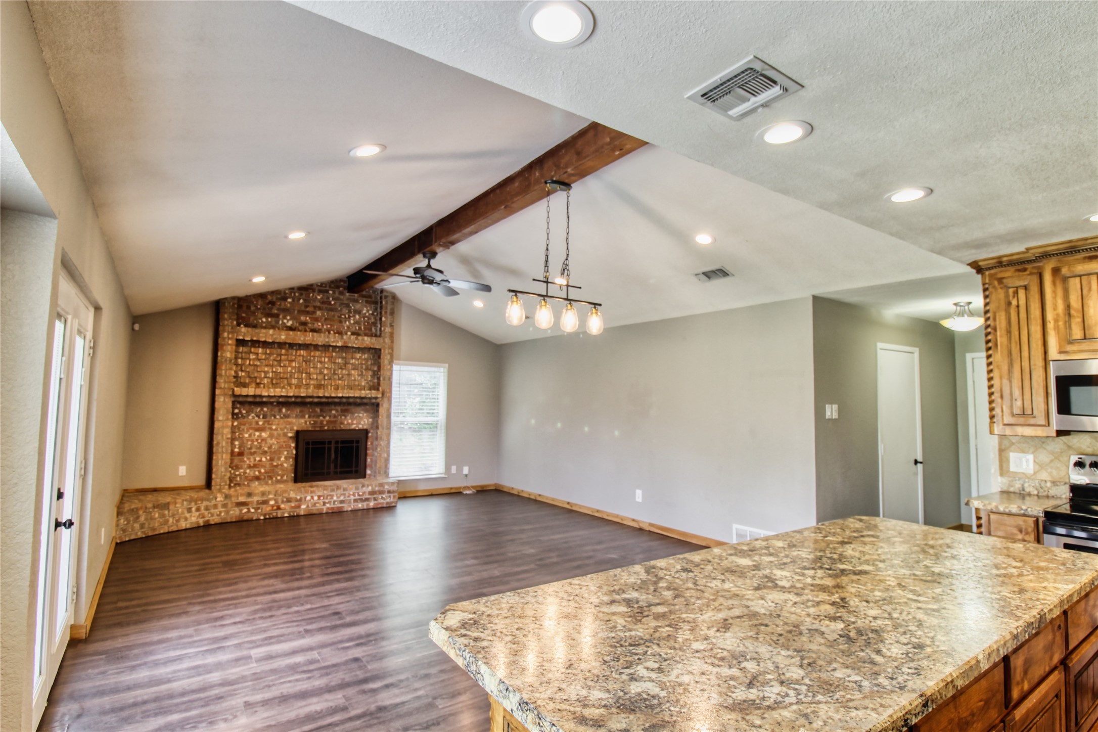 1214 Vivienne Street Weatherford TX 76086