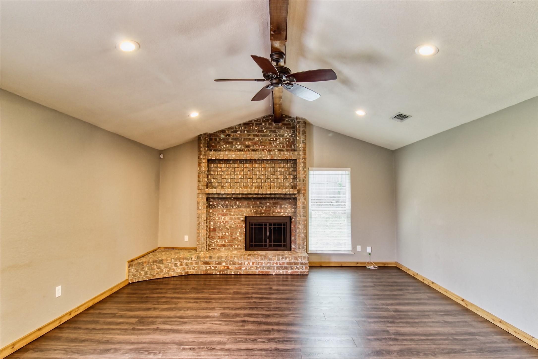 1214 Vivienne Street Weatherford TX 76086