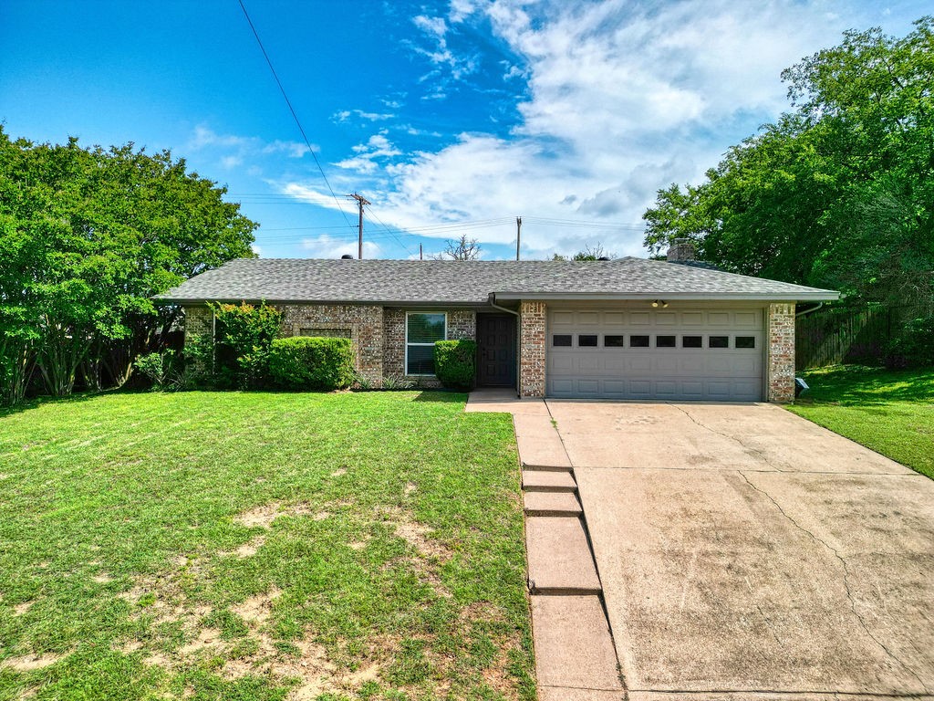 1214 Vivienne Street Weatherford TX 76086