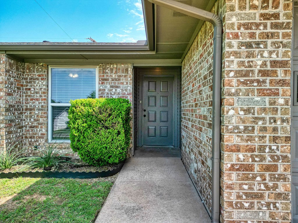 1214 Vivienne Street Weatherford TX 76086